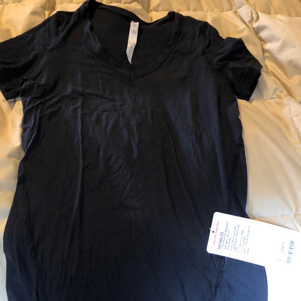 Black Karmady lululemon t shirt new with tags size 8